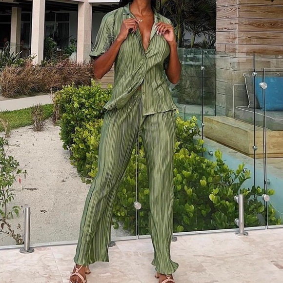 Plisse Matching Set - Picture 2 of 4